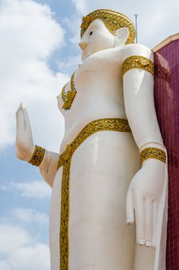 Beyaz ayakta Buda heykeli, Tayland