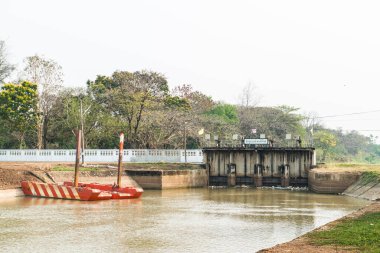 Tayland 'ın Saraburi Eyaleti' ndeki su kapısı.
