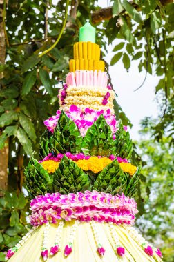 Loykrathong festivali için flora sanatı hazırlayın, Tayland