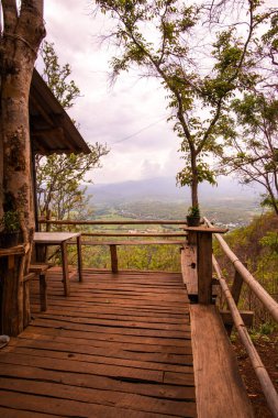 Pan şehrinin dinlenme alanı Chalermprakiat Rachanusorn Tapınağı, Tayland.