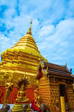 Chiangmai bölgesindeki Phrathat Doi Suthep tapınağı, Tayland.