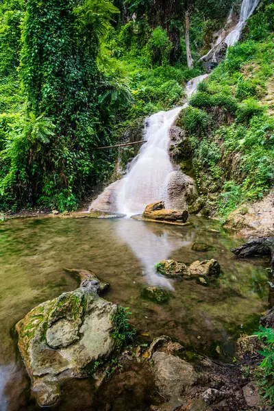 Phayao Eyaleti, Tayland, tan Tong şelale