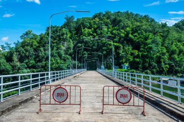 Somut yol Kiew Lom barajı, Tayland
