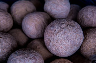 Bir grup mermer top Loknimit, Tayland 'a hazırlanıyor.