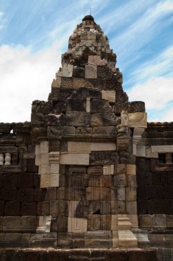 Sakaeo ilindeki tadilat sırasında Sadok Gok Thom kalesi, Tayland.