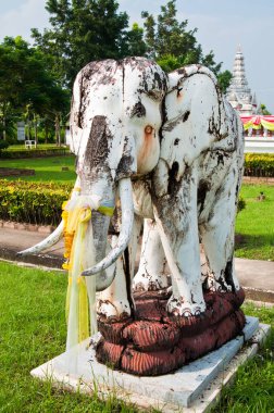 Tayland 'ın Sakaeo eyaletindeki antik fil heykeli..