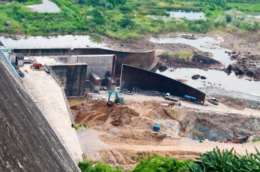 Tayland 'da inşaat halindeki bir baraj..