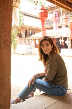 Tayland 'da Lanna İnşaat geçmişi olan Taylandlı kadın..