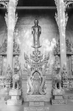 Tayland 'daki Paknamjoelo Tapınağı' nda Tayland tarzı kalıp sanatları.