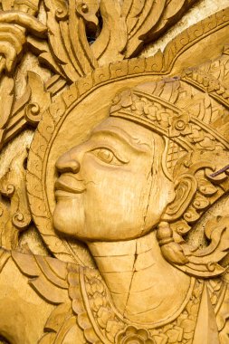 Tayland 'daki tapınakta Tahta Tayland tarzı oyma sanatı