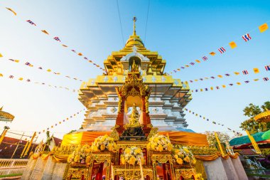 Phra 'daki güzel Pagoda Doi Saket Tapınağı, Tayland
