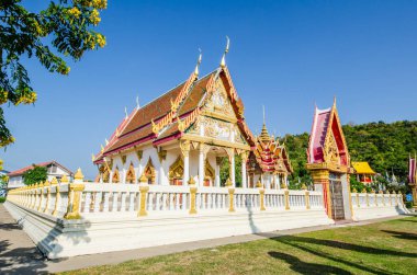 Tayland, Chongkae tapınağındaki güzel Tayland kilisesi.