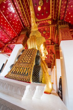 Pamok Tapınağı, Tayland 'da yaslanan Buda.