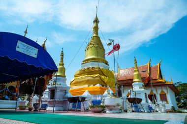 LAMPANG, THAILAND - 7 Mart 2020: Lampang Eyaleti Phrathat San Don Tapınağı 'ndaki eski pagoda.