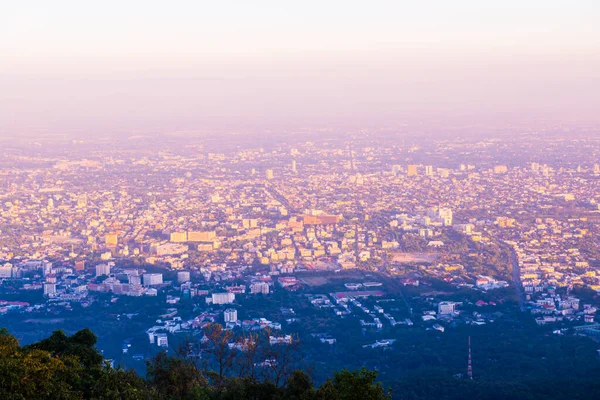 Chiangmai şehri Tayland 'a bakıyor..