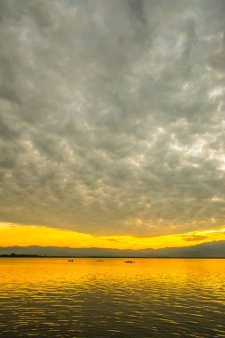 Kwan Phayao, Tayland 'da gün batımı.