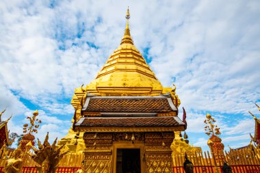 Chiangmai bölgesindeki Phrathat Doi Suthep tapınağı, Tayland.
