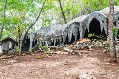 Buda 'nın yeri için yapay mağaralar, Tayland.