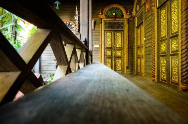 Tayland usulü antik ahşap bina Ket Karam Tapınağı, Chiang Mai Eyaleti.