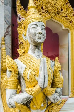 Tayland 'daki Tayland tapınağında melek heykeli