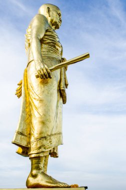 Luangpor Koon heykeli Watbanrai tapınağında, Tayland.