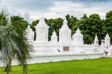 Antik Pagoda veya Antik Chedi, Tayland, Suan Dok Tapınağı 'nda.