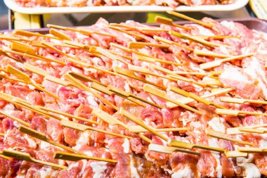 Taze domuz eti, kızarmış domuz, Tayland