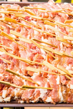 Taze domuz eti, kızarmış domuz, Tayland