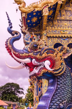 Naga 'nın Tayland' daki Rong Sua On Tapınağı 'ndaki sanat eserleri..