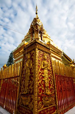 Chiangmai bölgesindeki Phrathat Doi Suthep tapınağı, Tayland.