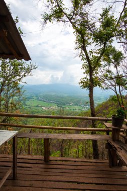 Pan şehrinin dinlenme alanı Chalermprakiat Rachanusorn Tapınağı, Tayland.