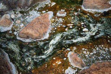 Sıcak su Chae Son 'da akıyor Sıcak kaynak, Tayland.