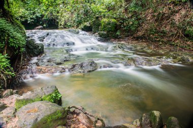 Sarika Şelalesi manzarası, Tayland