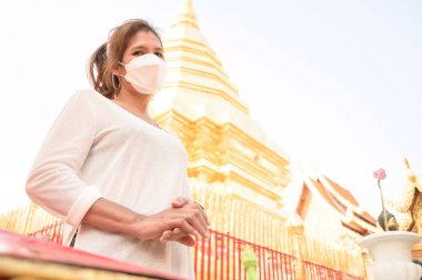 Phra 'daki Taylandlı kadın Doi Suthep, Chiang Mai.