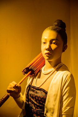 CHIANG MAI, THAILAND - 11 Şubat 2021: Chiang Mai Şehir Sanat ve Kültür Merkezi 'nde Lanna Tarzı Kostüm.