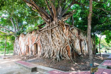 Kratai Tapınak, Tayland antik Tay kilisede seslendirdi.