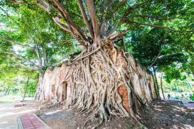 Kratai Tapınak, Tayland antik Tay kilisede seslendirdi.