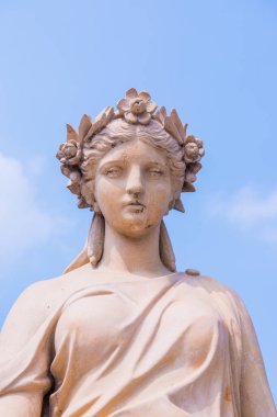 Tayland 'daki Bang Pa-In Sarayı' ndaki eski heykel..