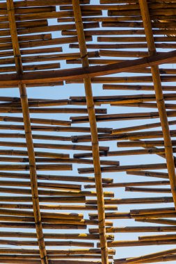 Bambu rendeliyor mavi gökyüzü, Tayland.