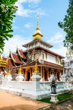 Chiangmai, Tayland 'daki Darabhirom Ormanı Manastırı' ndan Phra Chao Than Jai Mondop.