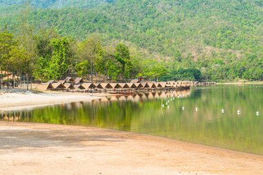Tayland 'ın Chiangmai ilindeki Huay Tueng Tao Gölü manzarası.