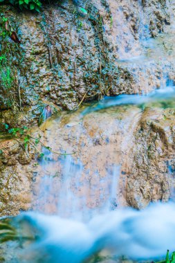 Su doğada akıyor, Tayland 'da.