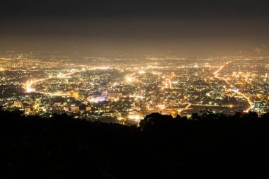 Tayland 'ın Chiangmai eyaletinin gece manzarası..