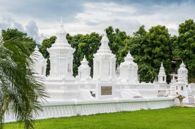 Antik Pagoda veya Antik Chedi, Tayland, Suan Dok Tapınağı 'nda.