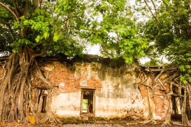 Kratai Tapınak, Tayland antik Tay kilisede seslendirdi.