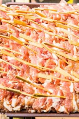 Taze domuz eti, kızarmış domuz, Tayland