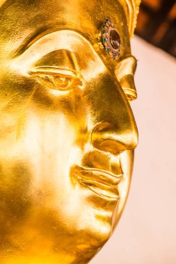 Yüz altın buddha heykel, Tayland