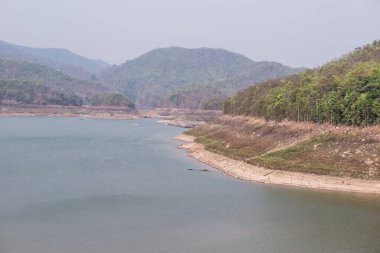 Mae Ngat Somboon Chon barajının manzara manzarası, Tayland