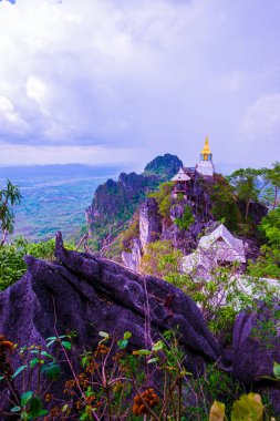 Chalermprakiat Prachomklao Rachanusorn Tapınağı 'ndaki dağda Pagoda, Tayland