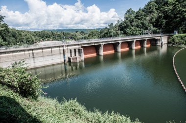 Manzaralı Kio Lom Barajı, Tayland